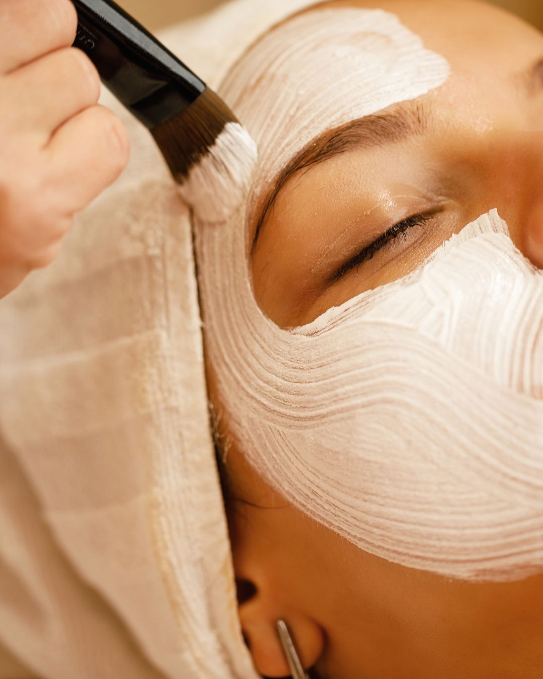 Illuminate your skin with the Shakti Glow Facial. A rejuvenating 60-min treatment designed to restore radiance, vitality, and inner balance.