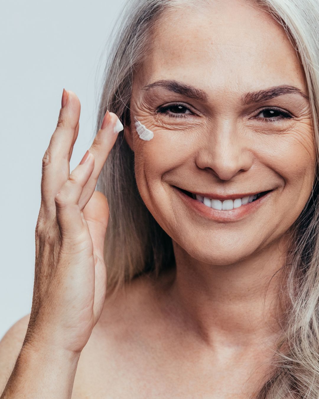 Facial therapies that restore balance, brighten skin, and leave you glowing. Personalized treatments with holistic care.